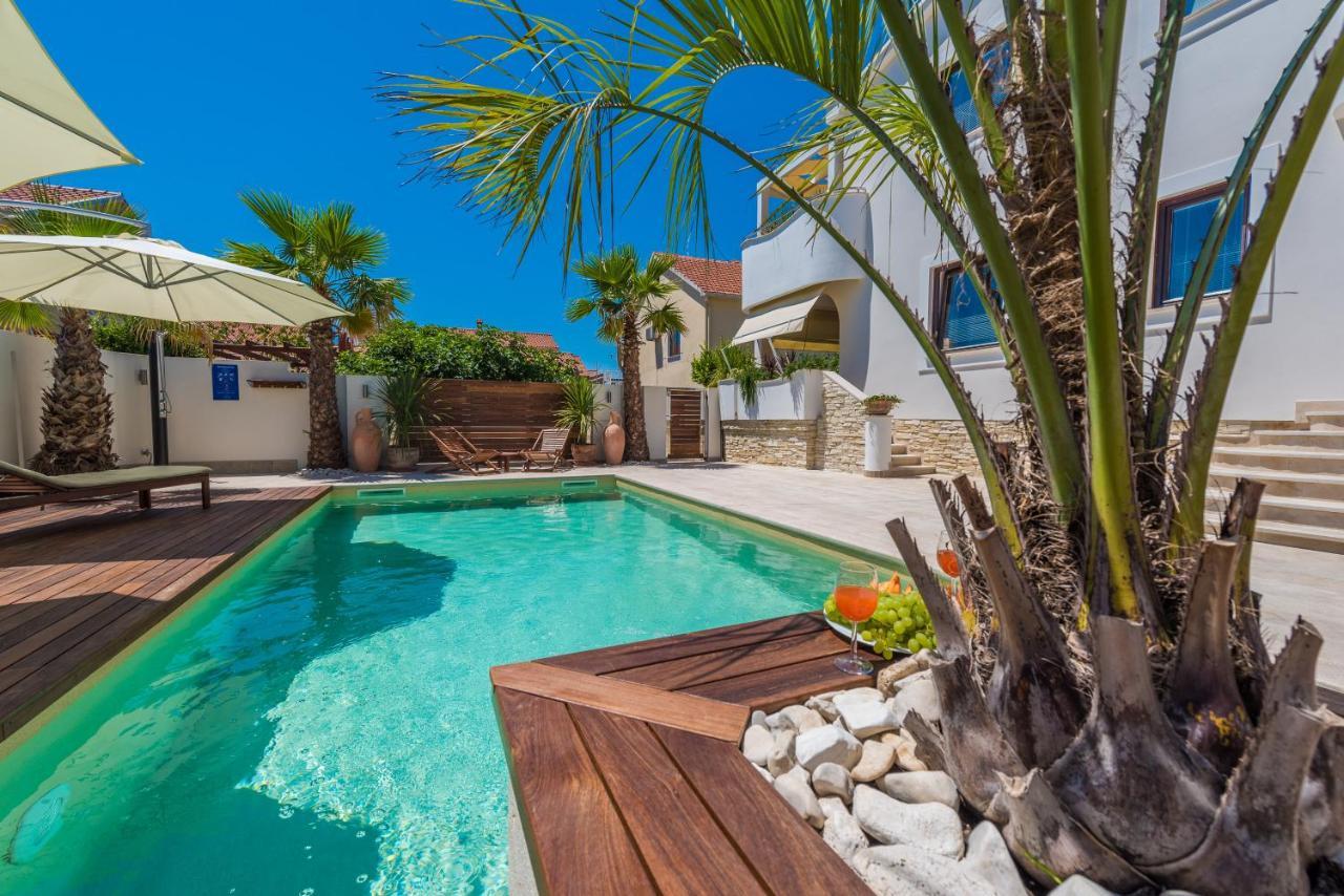 Apartments "Villa Antisin" With Heated Pool Zara Esterno foto