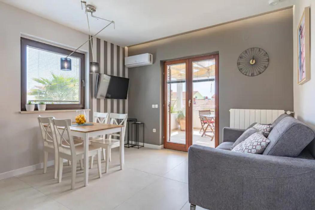 Apartments "Villa Antisin" With Heated Pool Zara Esterno foto