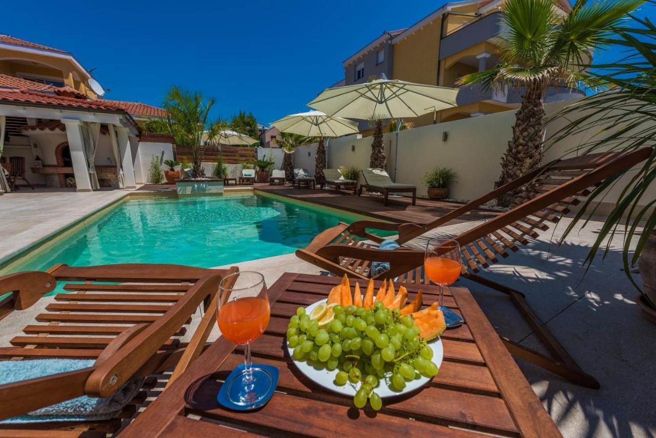 Apartments "Villa Antisin" With Heated Pool Zara Esterno foto
