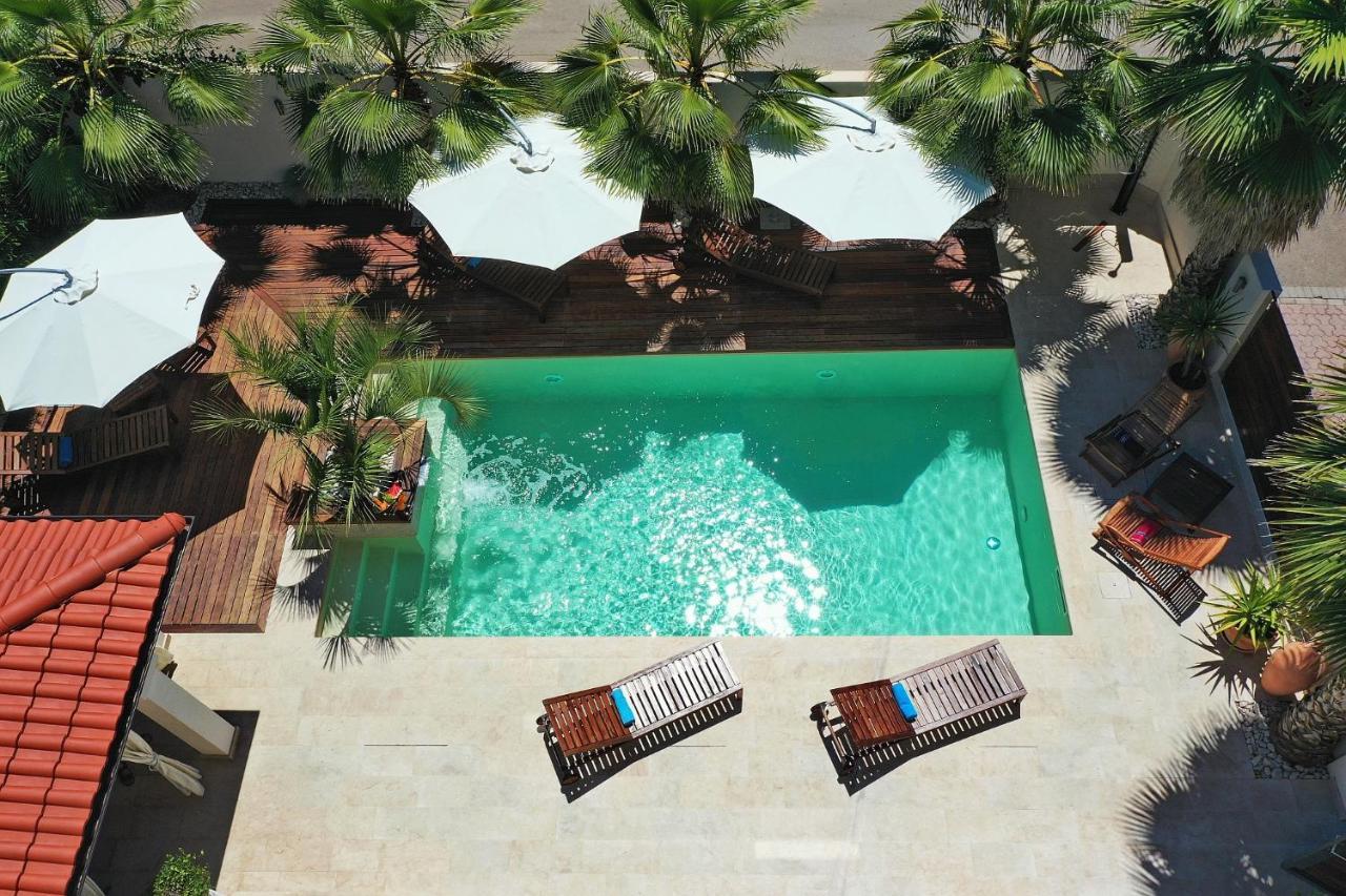 Apartments "Villa Antisin" With Heated Pool Zara Esterno foto