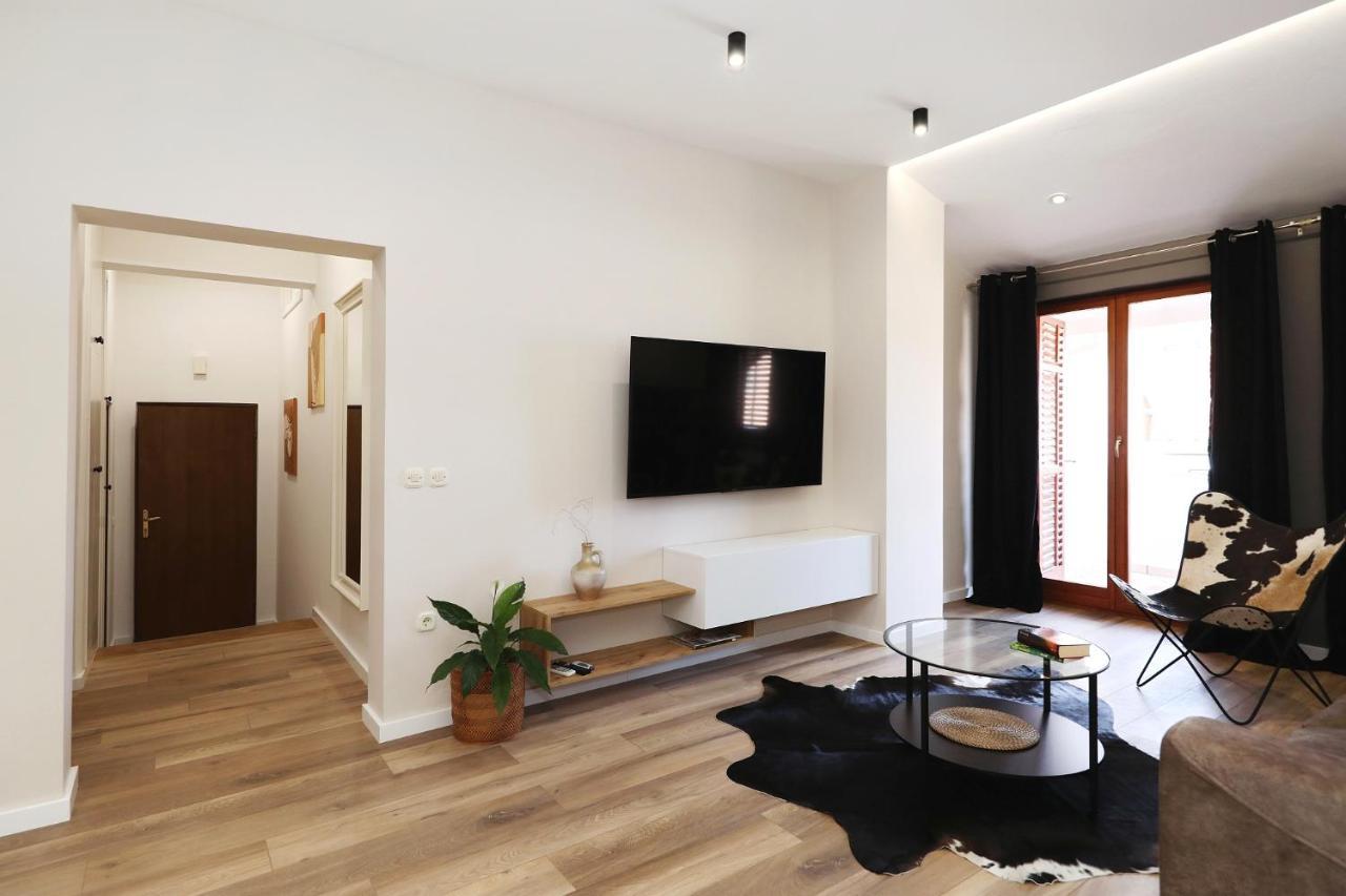 Apartments "Villa Antisin" With Heated Pool Zara Esterno foto