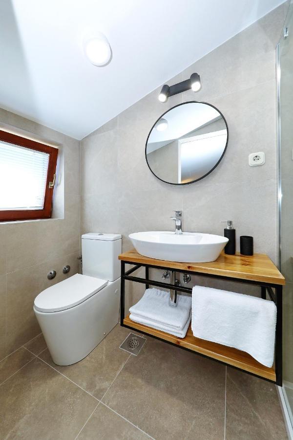 Apartments "Villa Antisin" With Heated Pool Zara Esterno foto