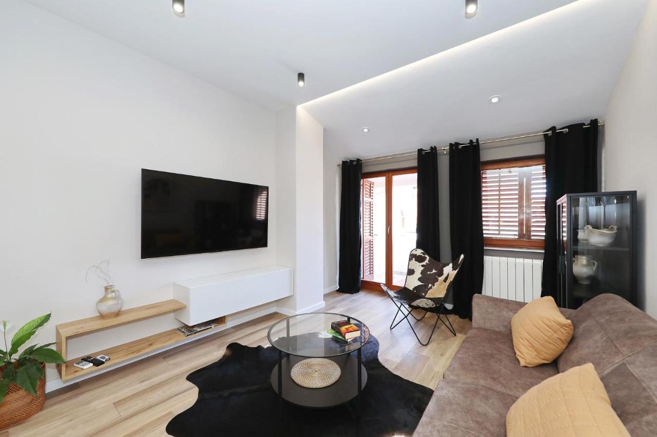 Apartments "Villa Antisin" With Heated Pool Zara Esterno foto