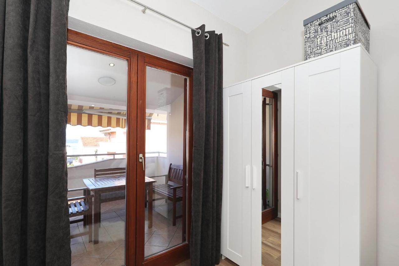 Apartments "Villa Antisin" With Heated Pool Zara Esterno foto