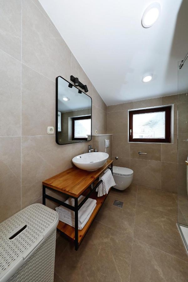 Apartments "Villa Antisin" With Heated Pool Zara Esterno foto
