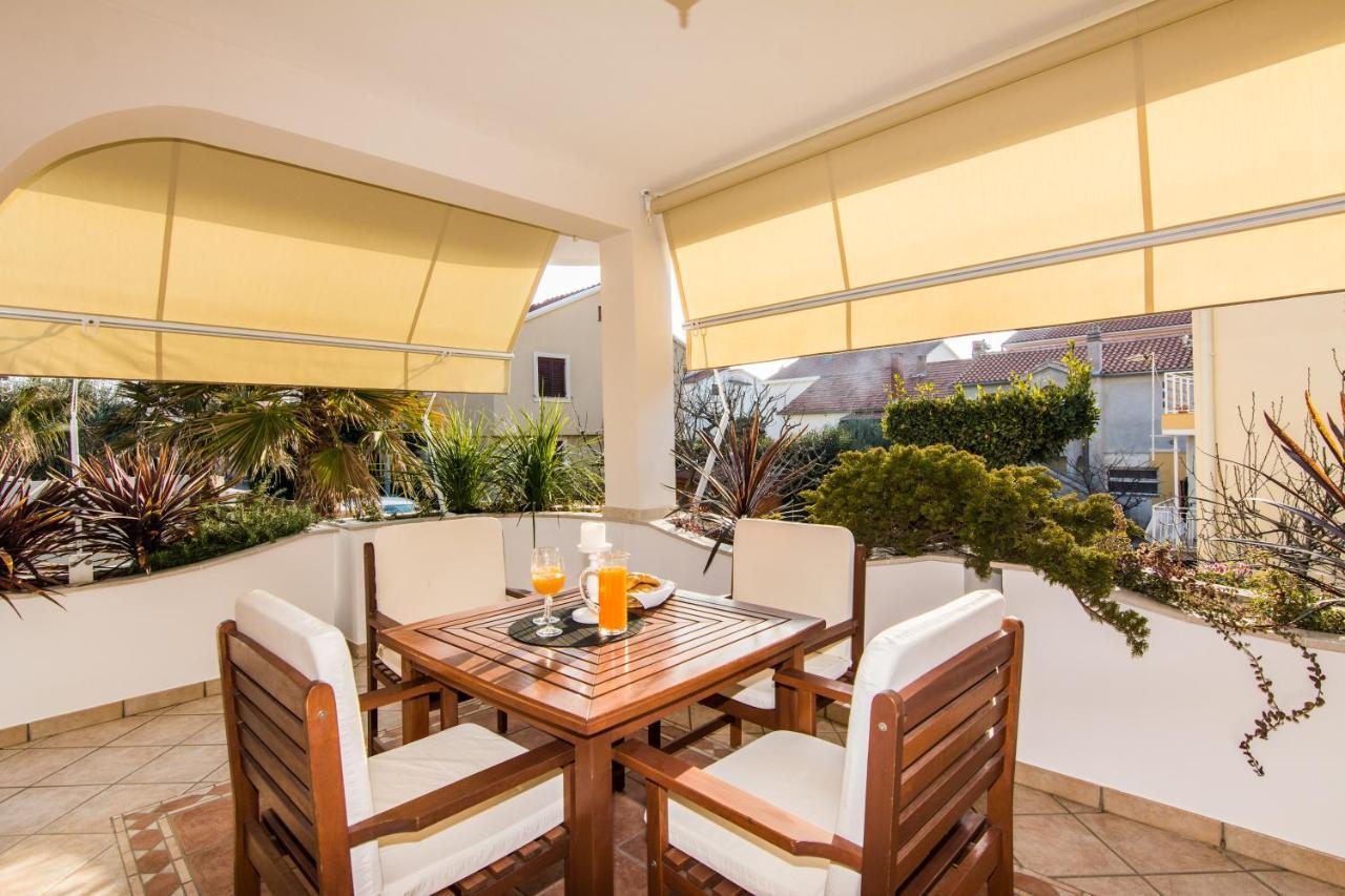 Apartments "Villa Antisin" With Heated Pool Zara Esterno foto