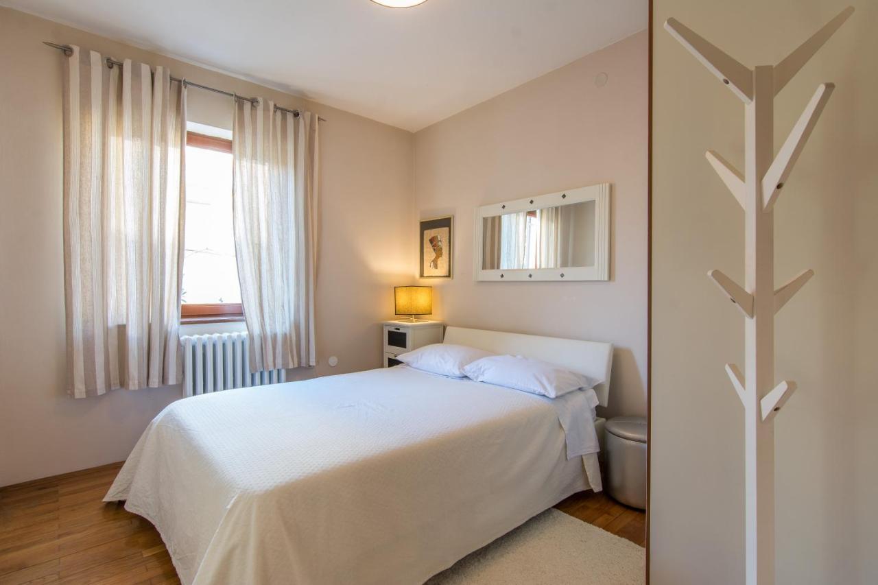 Apartments "Villa Antisin" With Heated Pool Zara Esterno foto